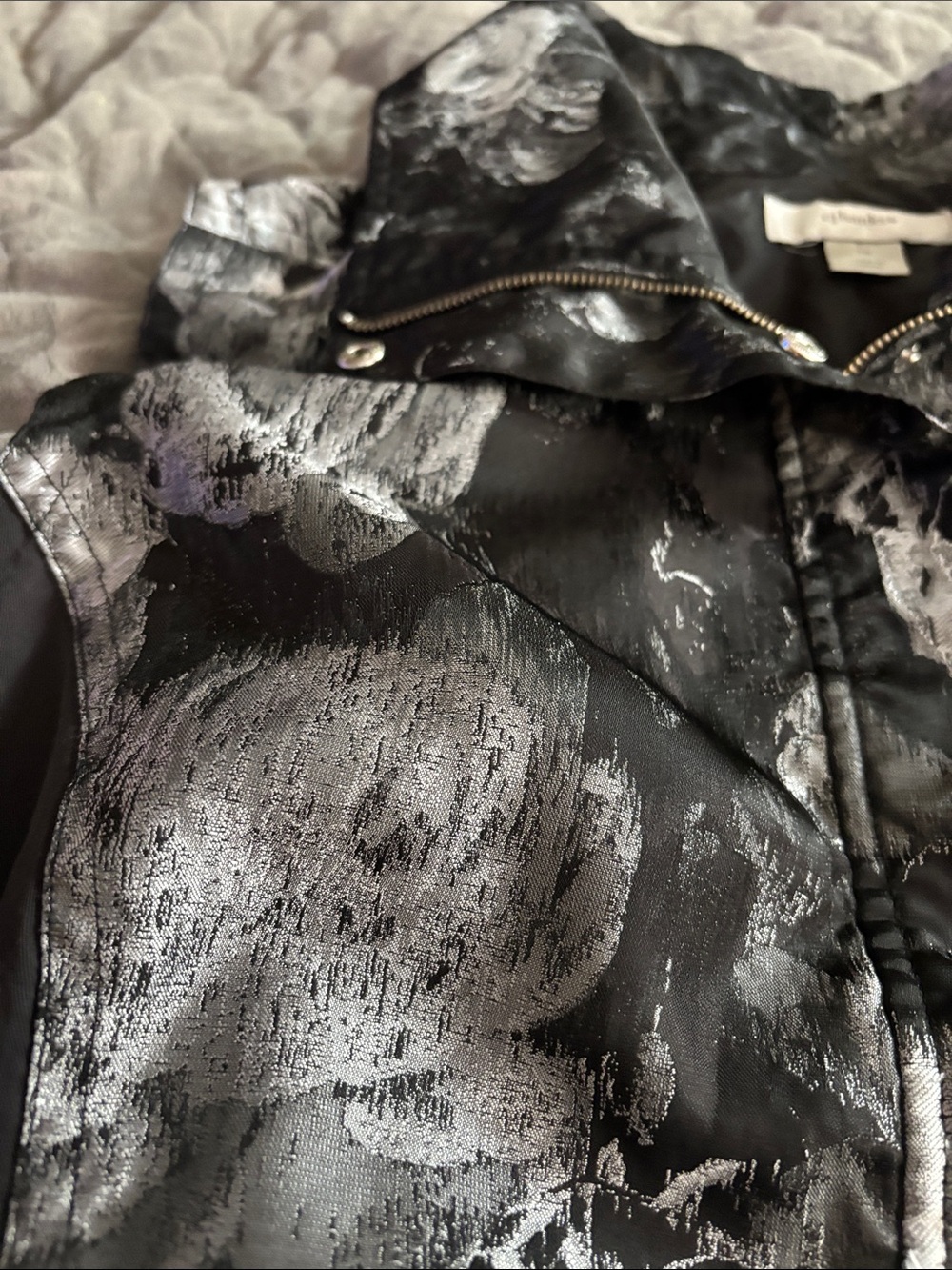 CJ Banks Black & Silver Abstract Spring Floral Zip-Front Moto Vest | Size 1X - Picture 6 of 13